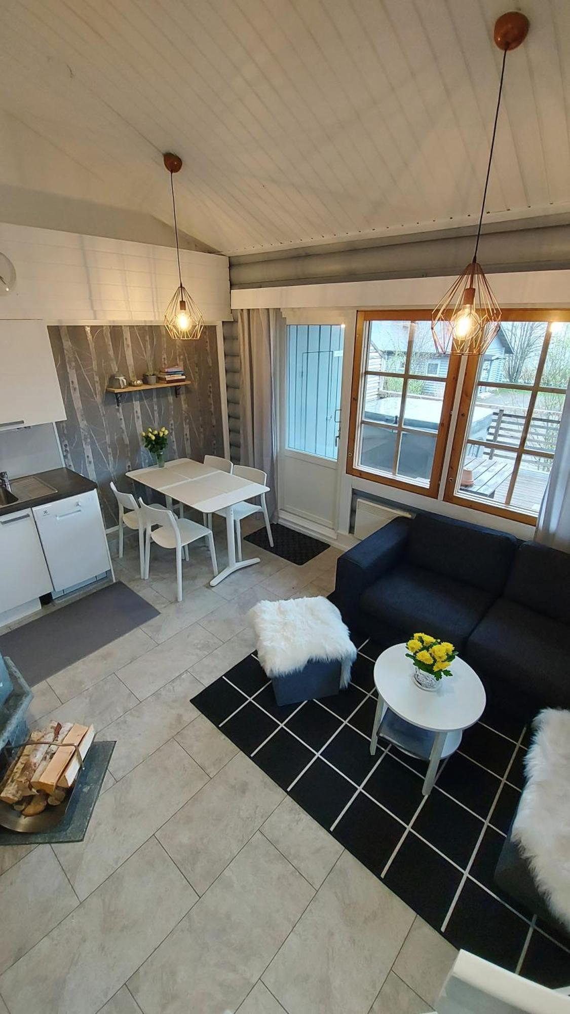 Vila Soepoe Moekki Himoksella Palveluiden Vieressae Jämsä Exteriér fotografie